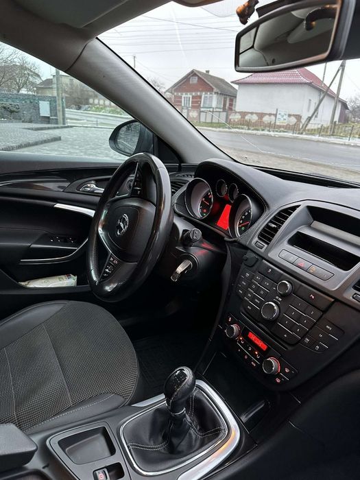 Продам Опель Инсигня