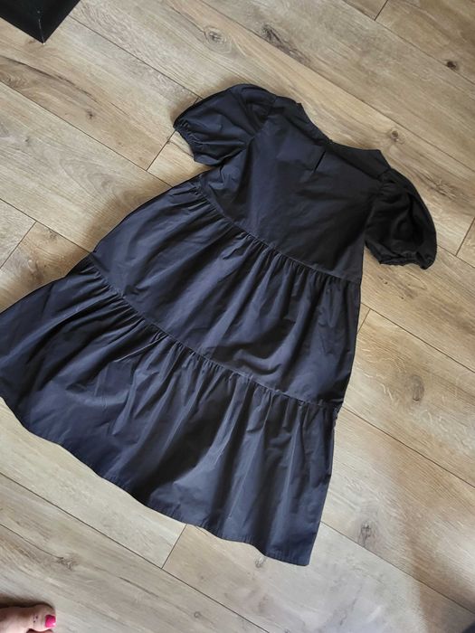 Prześliczna sukienka czarna h&m r. 134 stan nowa