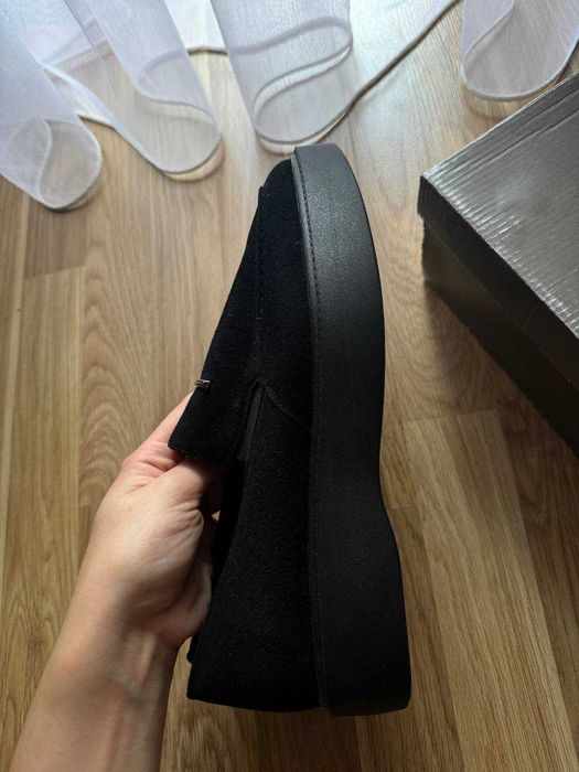 Продам женские туфли