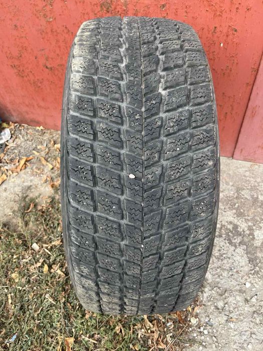 Автошини Roadstone зимові