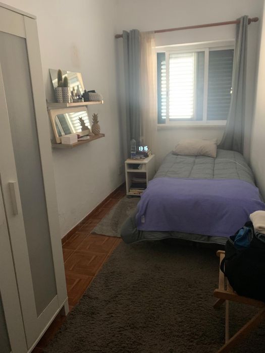 Quarto arrendar centro almada