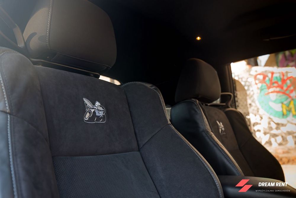 Prezent: Voucher na wynajem DODGE CHALLENGER 5.7L HEMI