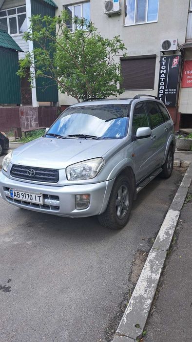 автомобиль тойото Rav 4