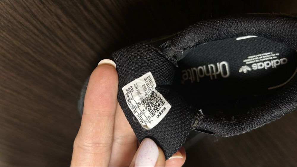 Продам дитячі кросівки Adidas
