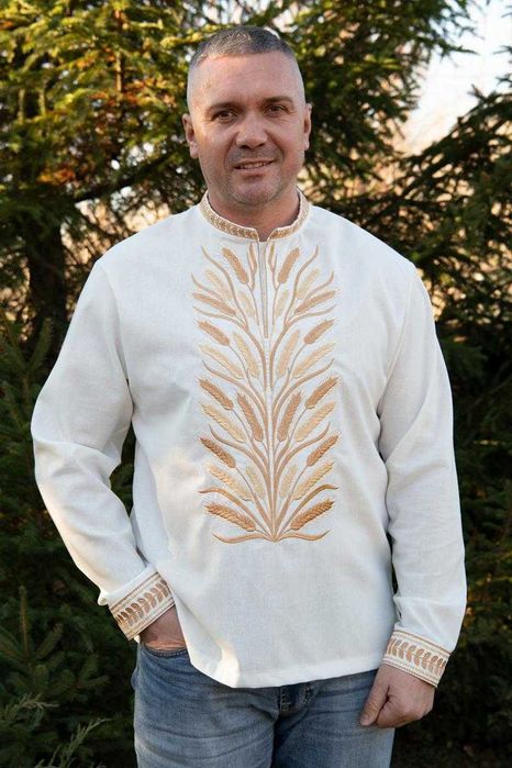 Чоловіча вишиванка з льону молочна українська сорочка з вишивкою