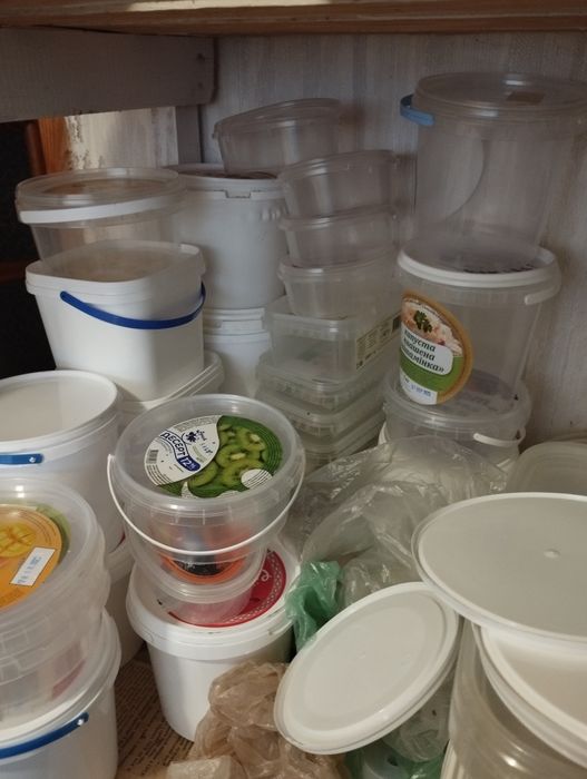 Пластикові відерця