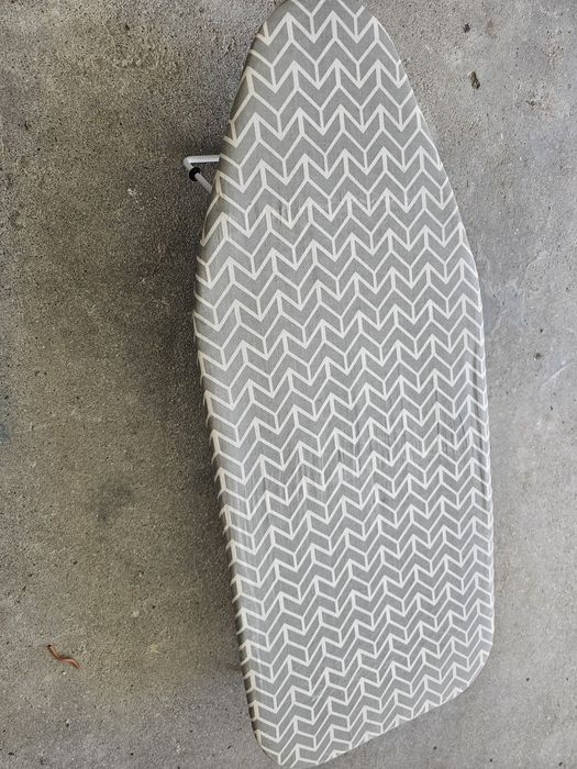 Tábua de engomar pequena