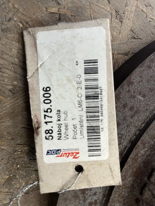 Piasta koła przedniego napędu Zetor 58175006