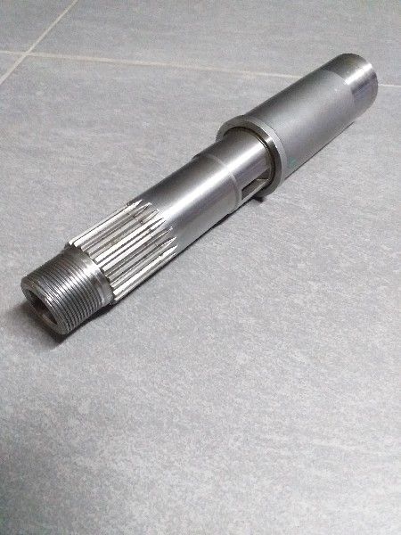 Wałek przekładni kątowej Z14 pompy ładowarki MANITOU
