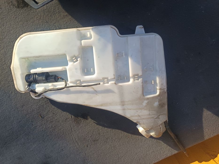 BMW 5 F10 Zbiorniczek Spryskiwaczy Pompka F-vat