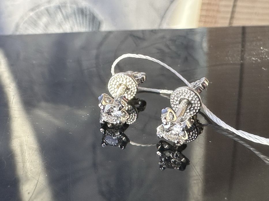 Золотые серьги пусеты с бриллиантами 585 проба акция распродажа