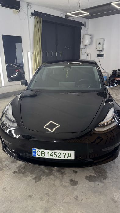 Тесла модел 3 привід задній