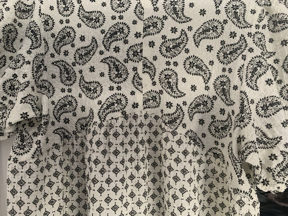 Vestido preto e branco