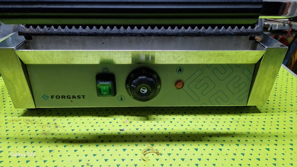 Elektryczny grill gastronomiczny