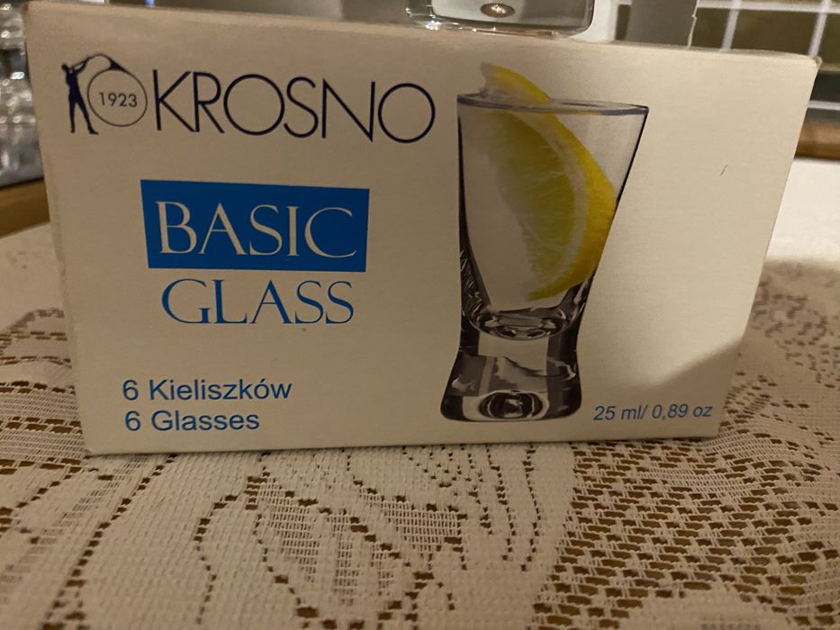 Komplet kieliszki podstawki gratis 6 sztuk