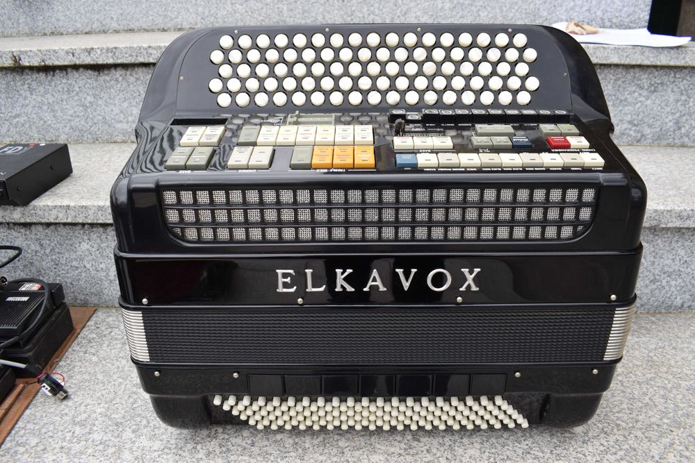 Acordeao Elkavox 4 Voz Com Sistema Midi,