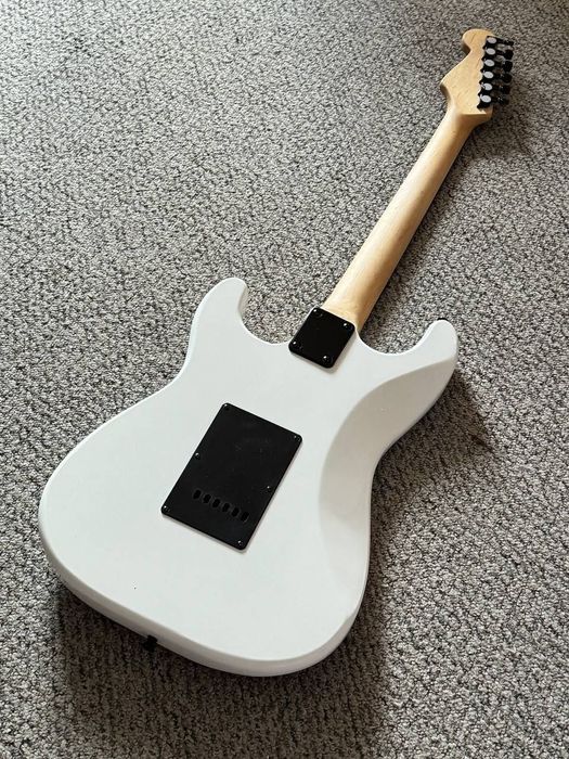 Нова електрогітара .