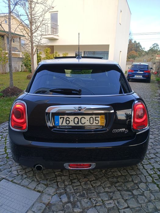 Mini Cooper D com todos os extras, sempre assistindo na marca.