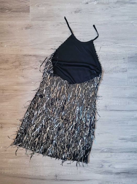 Srebrna sukienka z cekinami cekiny frędzle boho vintage dekolt plecy