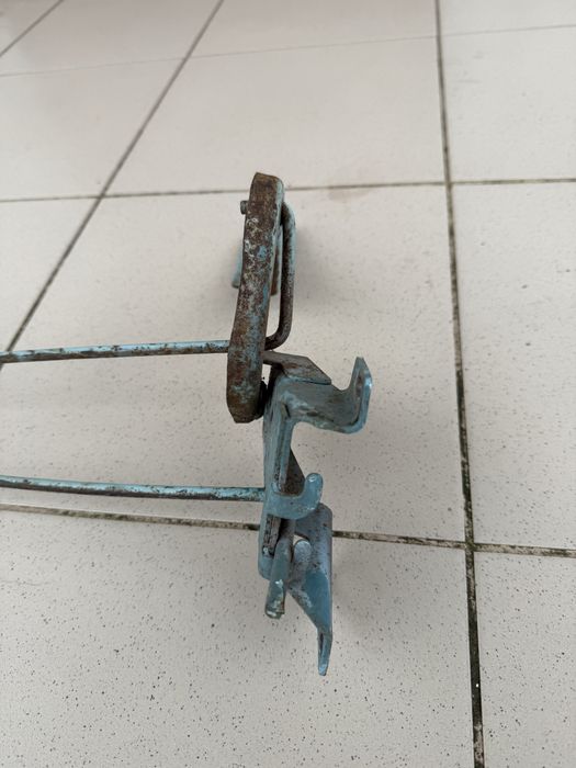 Навесы, петли, механізм підйому кришки багажника москвич 412, иж 412.