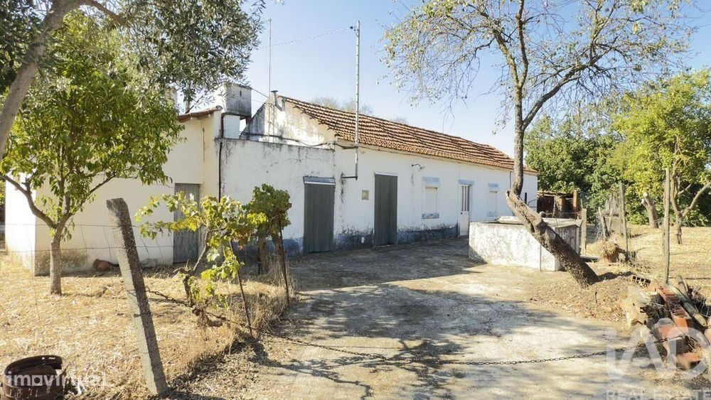 Casa rústica T3 em São Vicente do Paul e Vale de Figueira
