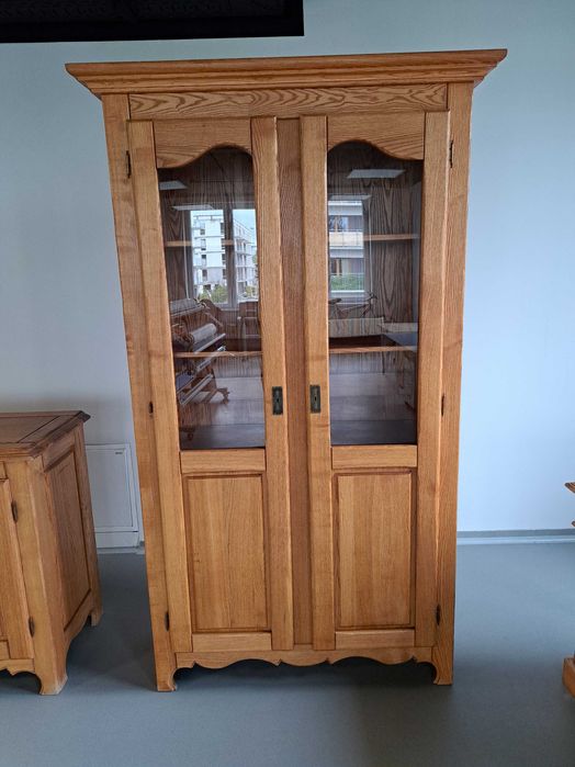 Szafa ręcznie robiona z litego drewna jesionowego