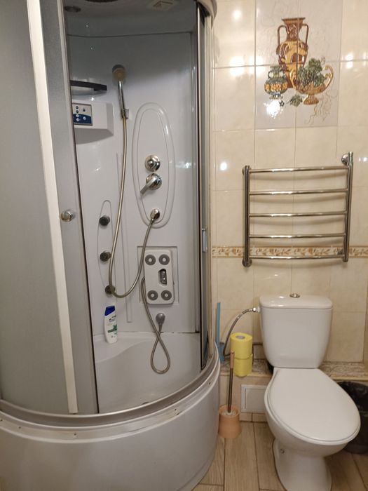 Дом для мероприятий бассейн, баня, генератор,до 45 чел. Почайна