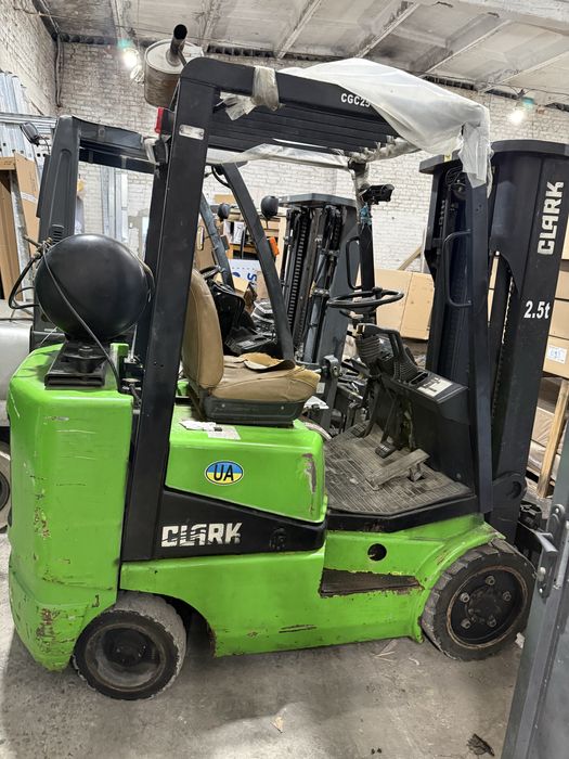 Автонавантажувач Klark 2,5