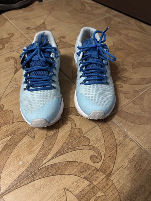 Кросівки весна-осінь