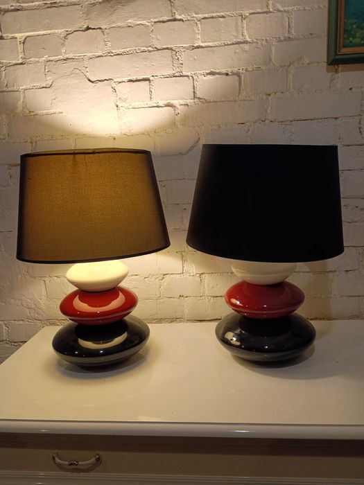 Lampa nocna porcelanowa z czarnym abażurem