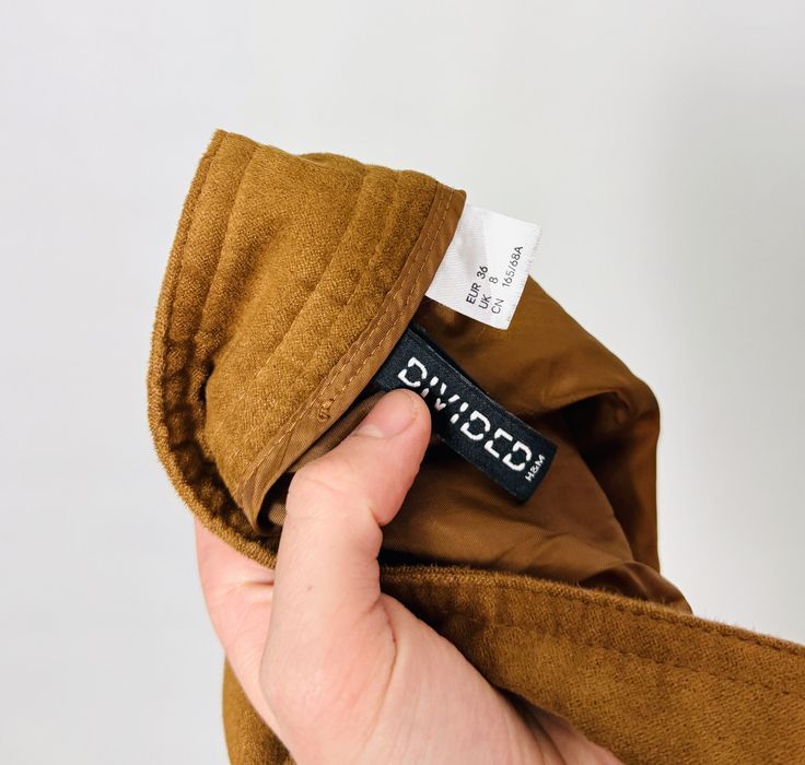 Karmelowa zamszowa mini spódnica na guziki S 36 H&M