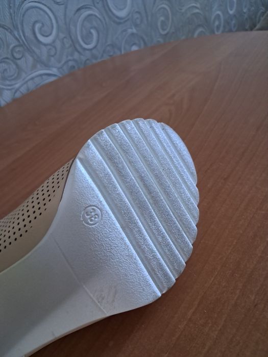 Босоножки женские 38 размер