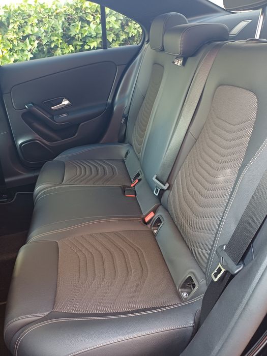 Mercedes A180d Limousine - só 14.000kms
