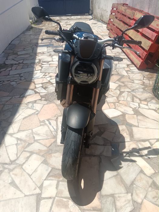 HONDA CB650R.