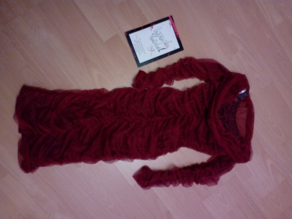 wieczorowa, sukienka z odkrytymi ramionami, marszczona, czerwona, xs/s