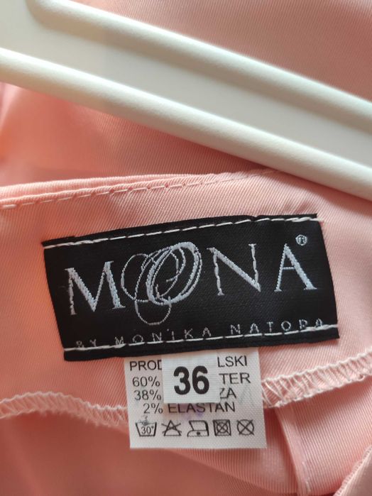 Elegancka sukienka z kokardą