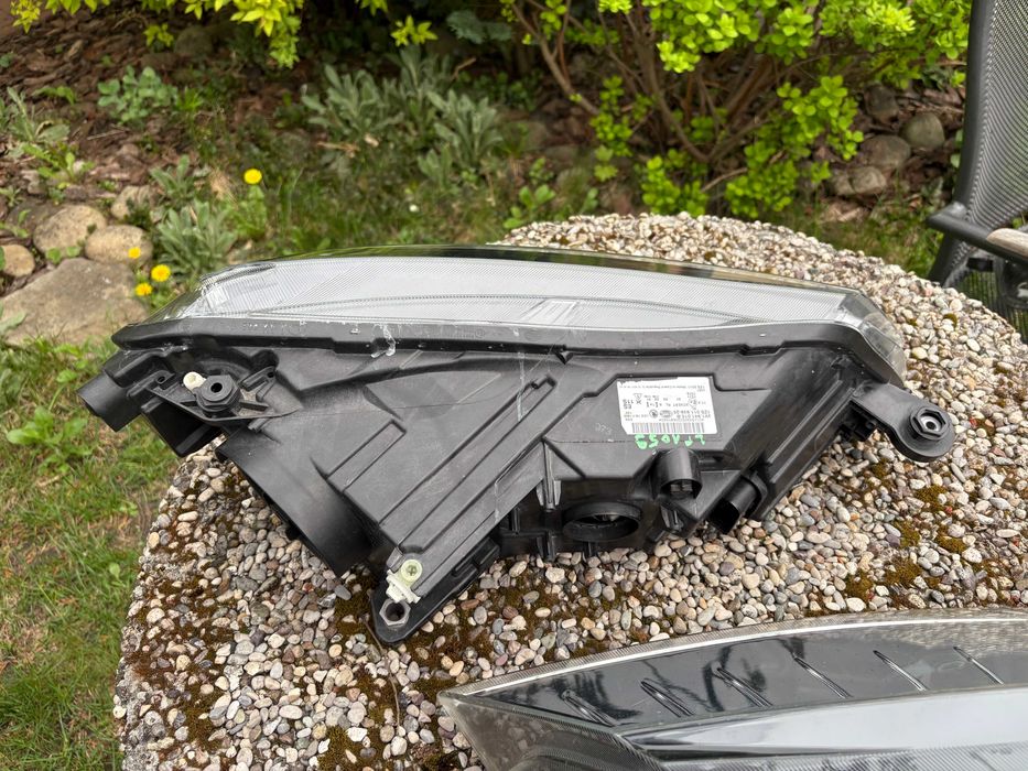 Фара ліва та права Skoda Superb 3 2015-