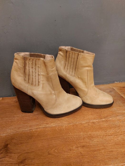 Продам чоботи чобітки козаки ZARA