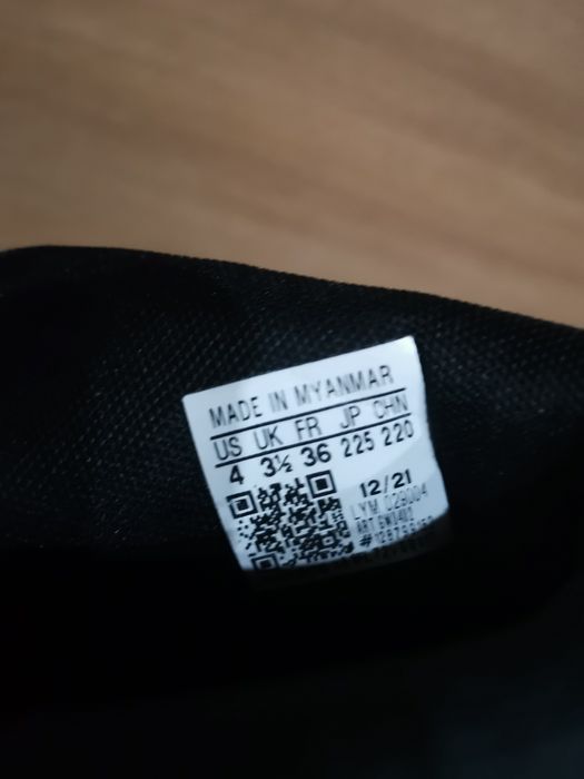 Sapatilhas Adidas 36 Classic Vintage Hoops 3.0
Sapatilhas Classic Vint