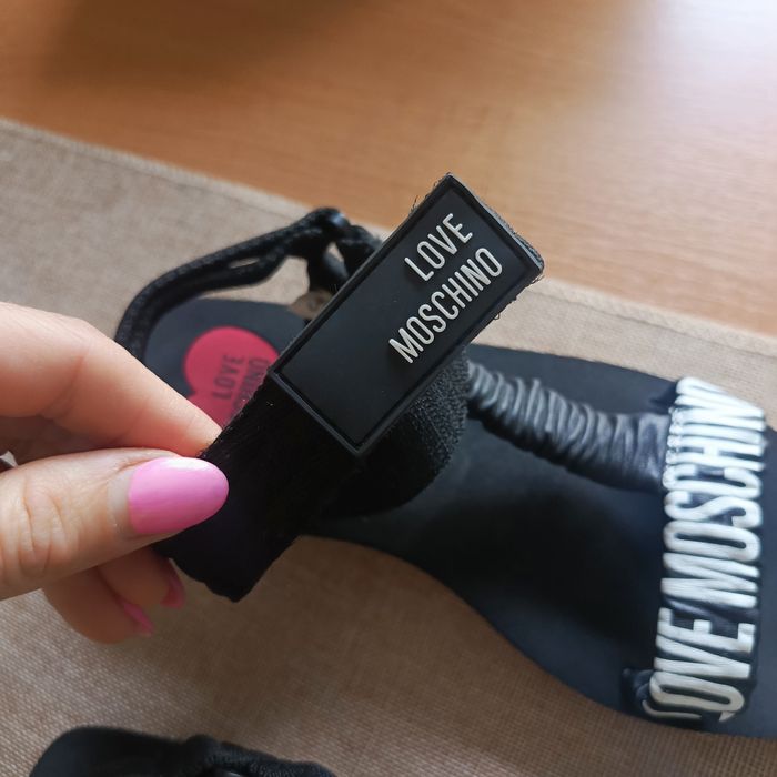 Sandały love moschino