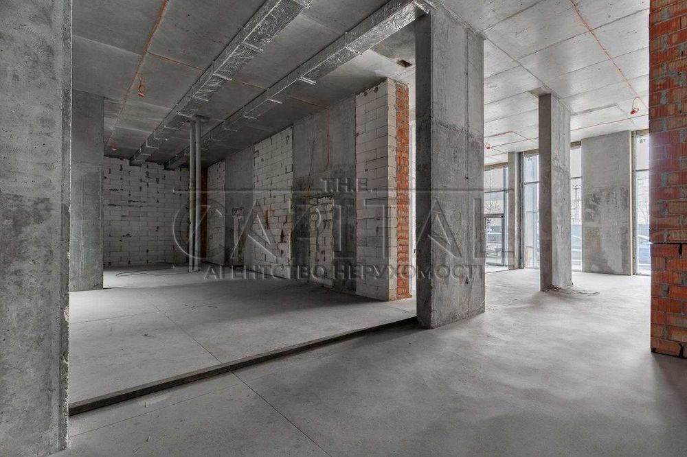 Продаж комерційного приміщення без ремонту 206м2 ЖК "Лебединий"