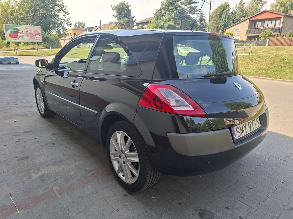 Renault Megane 1.6 benzyna, oryginalny lakier, 2 kpl kół