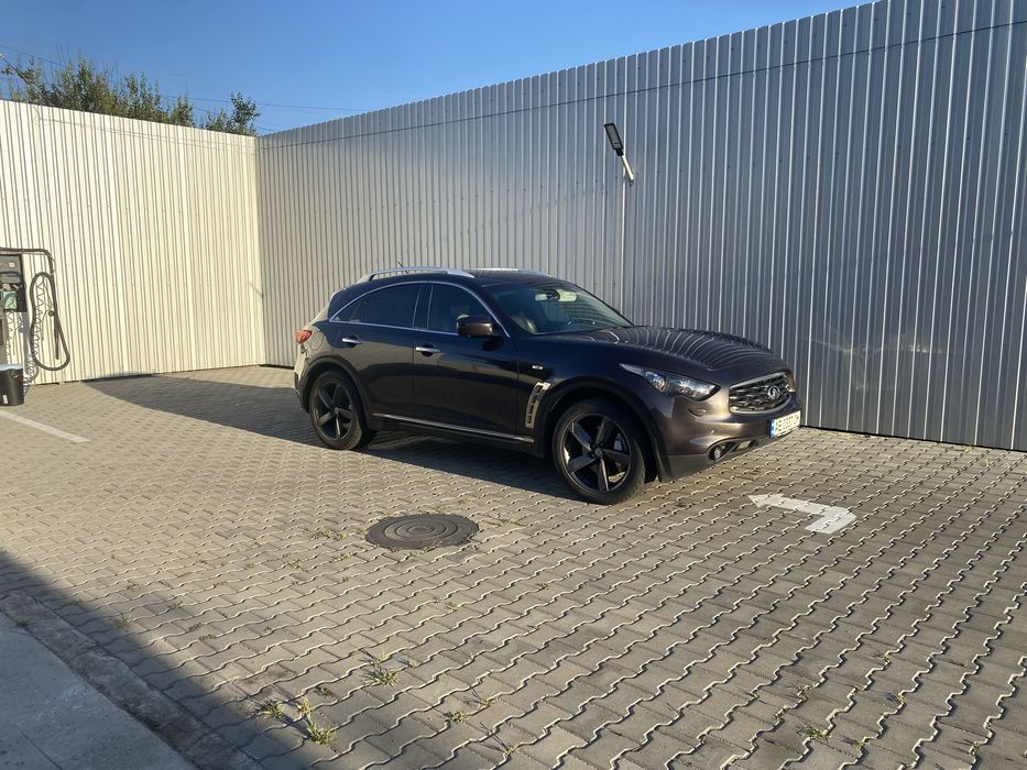 Кроссовер Infinity fx 50s
