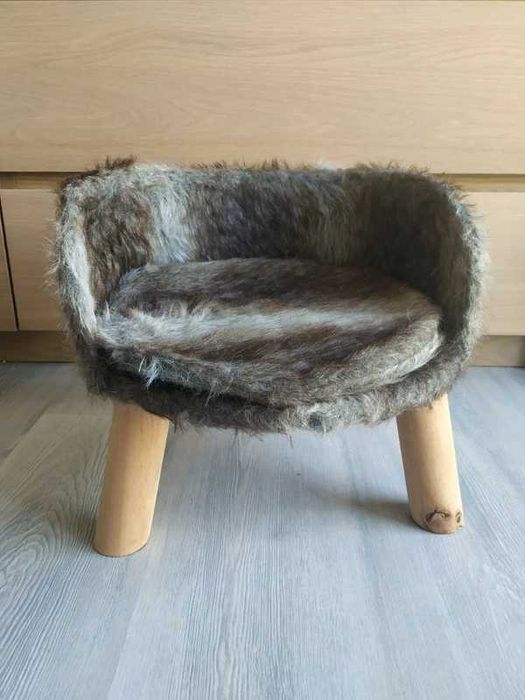 Cama estilo cadeira, gatos ou cães pequenos, como nova