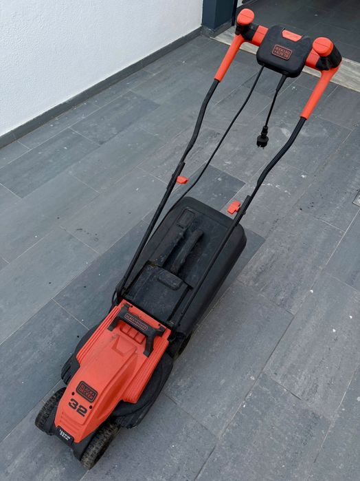 Corta-relvas BLACK+DECKER 32cm – Elétrico