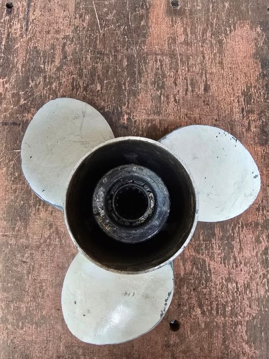 Śruba Yamaha 10 3/8 x 13-G