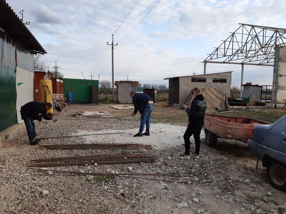 База , територія з будівлями.