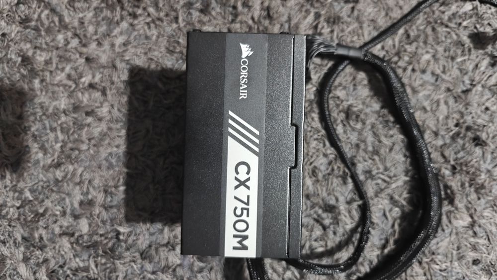 Fonte Corsair CX750M