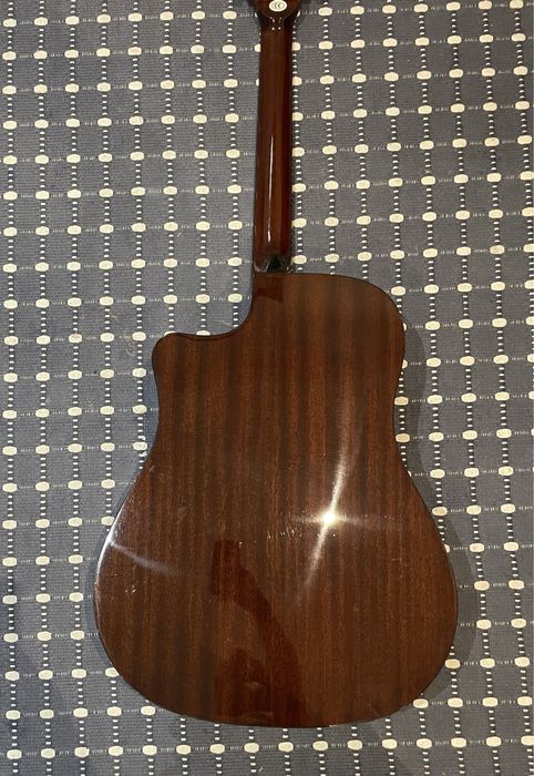 violão Fender.