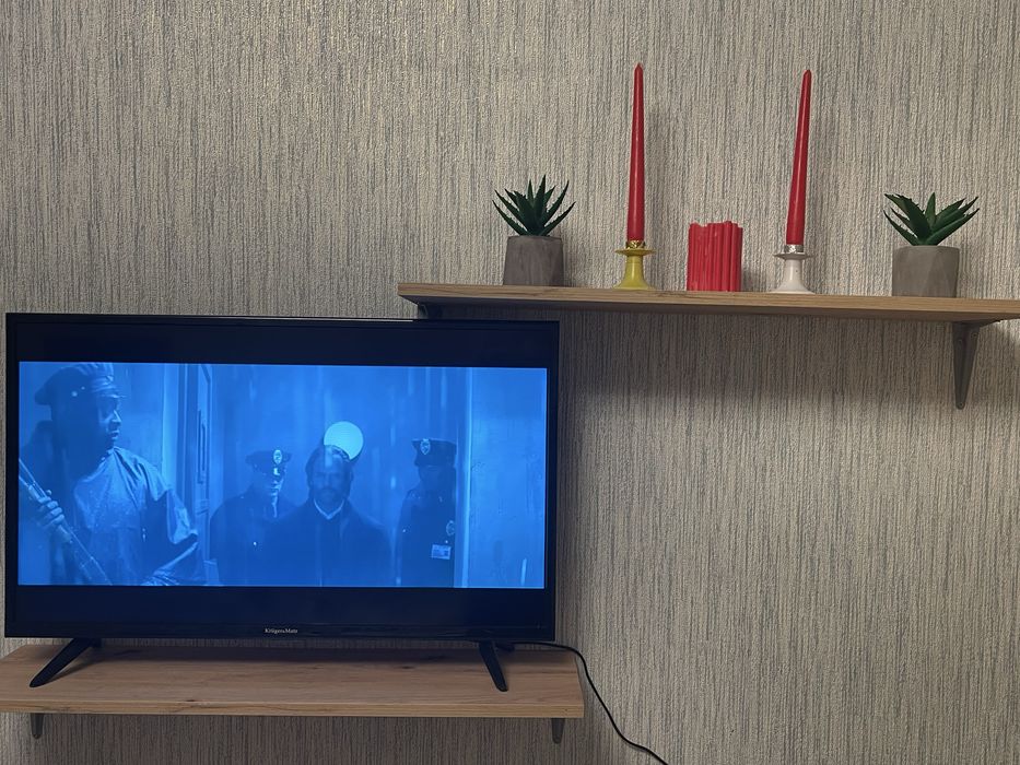 Полка на стену, настенная полка для книг, вазонов,офисов,магазинов.